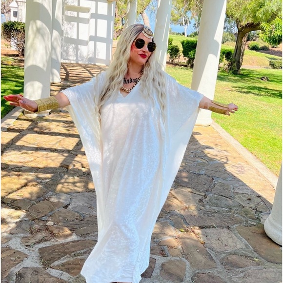 Gorgeous white Velvet  kaftan - Picture 6 of 6